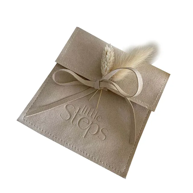 Envelope de luxo personalizado para joias, sacola com logotipo em relevo, bolsa de microfibra para exibição de joias, camurça personalizada