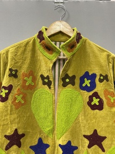Chaqueta de Terciopelo Bordada Suzani en Oferta, Cuello Alto, Manga Larga, Patrón Bordado a Mano, Ropa Cálida para Invierno - Product Image 5
