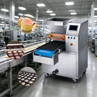 Machine de moulage de garniture crème et biscuits pour cupcakes, machine entièrement automatique de remplissage et d'emballage de poudre à gâteau