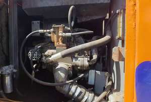 Excavadora Hidráulica Original Hitachi EX200 de 20 Toneladas, Tipo Oruga, EN OFERTA, Buen Estado, Sin Fugas, Tren de Rodaje Resistente, Motor en Buen Estado - Product Image 6