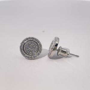 Boucles d'oreilles clous géométriques classiques TIanyu Gems, style vintage, laiton plaqué or, zircon blanc rond pavé - Product Image 6