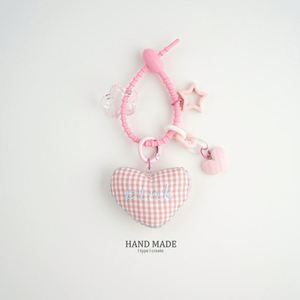 Lindo llavero de peluche suave con forma de corazón para mosquetón, colgante para llavero, decoración de bolso, accesorio rosa, regalo de nicho - Product Image 6