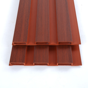 Panneau mural composite WPC décoratif en PVC 204*16mm, grain de bois naturel, couleur blanche, planches en bois-plastique par RUCCA - Product Image 6