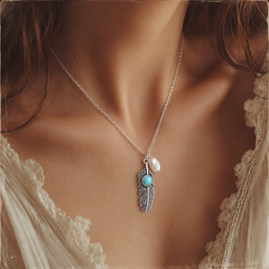Collana con Ciondolo a Piuma in Stile Bohémien, Design Vintage per Donne - Product Image 3