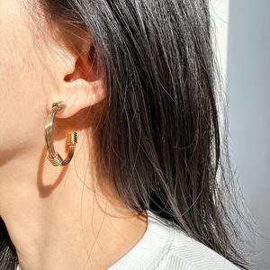 ต่างหูเส้นเล็กรูปตัว C แบบเรียบง่ายต่างหูแฟชั่นคลาสสิกที่พูดเกินจริง - Product Image 4