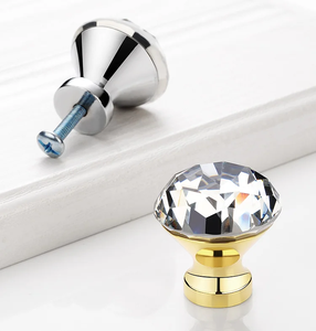 Decoratieve goedkope diamantvormige moderne kledingkast ladekast hotel lade meubels kristallen greep keuken kastknop - Product Image 4