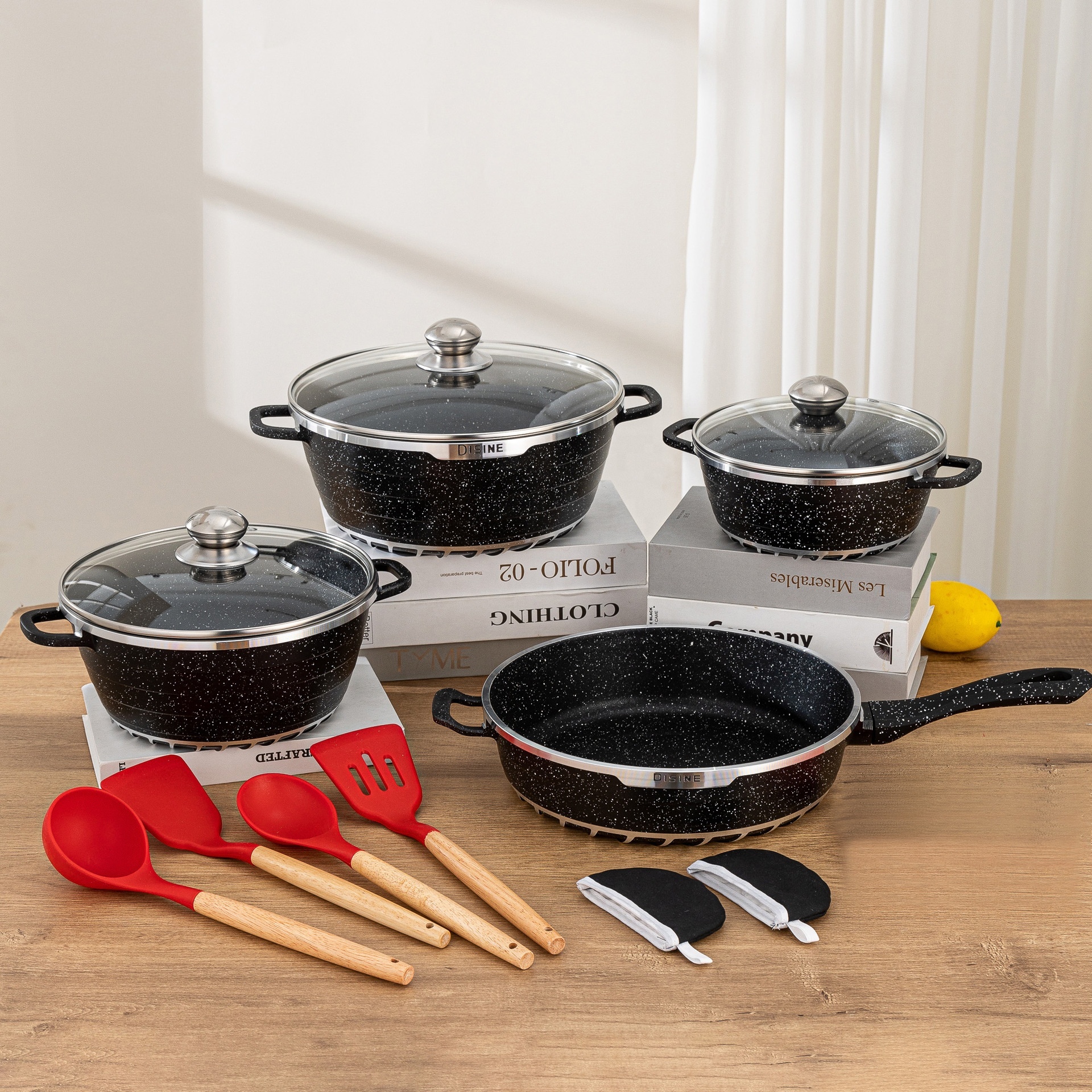 High Quality Soup Pot Set Non Stick Cooking Pot Aluminum Cookware Set 13pcs Casting Fry Pan With Silicone Cooking Utensil