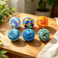 En stock, prêt à être expédié, MOQ 1 pièce, couleur personnalisée, forme de dessin animé, Pokeball portable tricoté pour enfants
