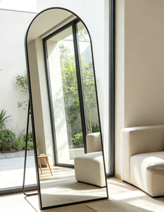 กระจกเงาแบบตั้งพื้นรุ่น Heavenly Mirror Model 30 ทรงโค้ง กระจกนิรภัยเต็มตัว กรอบอะลูมิเนียมอัลลอยด์ ดีไซน์ทันสมัย - Product Image 1
