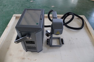 Machine de marquage laser à fibre portable pour le marquage des codes VIN et des logos de châssis - Product Image 4