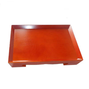 Bandeja de servir rectangular de madera roja de color sólido para uso en el hogar, bodas y celebraciones. - Product Image 2