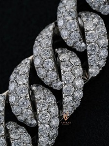 Collar de eslabones cubanos de moissanita de moda con diseño de alto brillo, suministro directo de fábrica, disponible para ocasiones especiales - Product Image 4