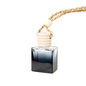Botellas de perfume de vidrio de fábrica, colgante de botella difusora de coche, cubo colgante, forma cuadrada para ambientador de coche - Product Image 1