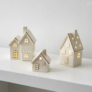 Adornos Navideños Creativos de Cerámica con Forma de Casa de Nieve Luminosa, Decoración de Escena de Casa de Nieve, Adornos Pequeños para Escritorio - Product Image 5
