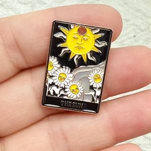 Charme de <span class=keywords><strong>la</strong></span> <span class=keywords><strong>mort</strong></span>, du soleil, de <span class=keywords><strong>la</strong></span> lune et des étoiles pour <span class=keywords><strong>la</strong></span> fabrication de bijoux, pendentif en émail pour collier, porte-clés, accessoires, fournitures de bricolage - Product Image 4