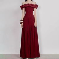 Robe unie drapée pour femme, coupe ajustée, à découpes et plis, col bateau, épaules dénudées, taille haute