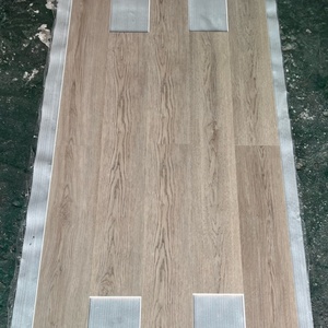 Trung Quốc Nhà sản xuất nhà máy bán buôn sang trọng Vinyl tấm ván sàn ixpe không thấm nước hạt gỗ PVC bấm vào khóa SPC sàn cho phòng tập thể dục - Product Image 1