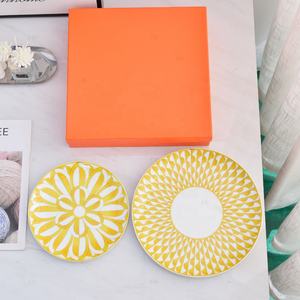 Ensemble d'assiettes en céramique écologiques de luxe 10/8,5 et 10,5 pouces, porcelaine de haute qualité avec incrustation dorée, bleu royal minimaliste - Product Image 2