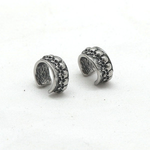Pendientes con forma de calavera a la moda de Yunnique, estilo Punk Rock de plata tibetana para hombres y mujeres, clips para las orejas alternativos, diseño geométrico - Product Image 3