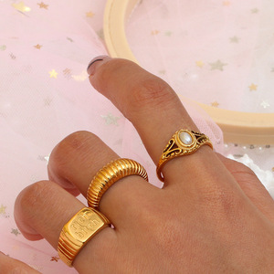 2026 Vintage Hollow Carved Oval Natural Pearl Inlaid Stainless Steel 18K Gold Plated <b>Retro</b> Women Statement Stackable Finger Ring - Product Image 3