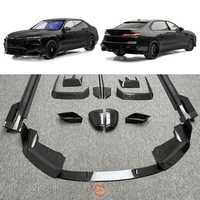 Kit Mobil Baru untuk BMW Seri 7 G70 Upgrade ke Gaya M Body Kit Eksterior Serat Karbon Kering dengan Lip Depan, Diffuser Belakang, dan Side Skirt