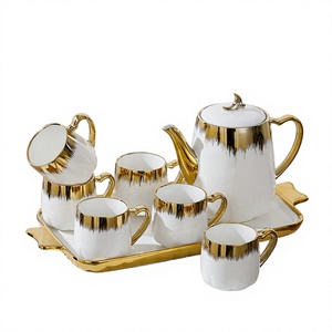 Pichet à lait en céramique de porcelaine classique écologique avec bord doré et motif moucheté, idéal pour le latte art et comme pot à sucre – Vente en gros - Product Image 3
