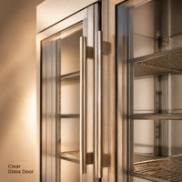 Congélateur vertical à six portes en acier inoxydable avec commande numérique, compresseur, roulettes et plateaux, idéal pour la restauration et le service alimentaire