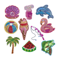 Tongs d'été aquatiques motif pastèque avec patchs scintillants rose dauphin, poisson, cygne et coquillage pour clubs de golf