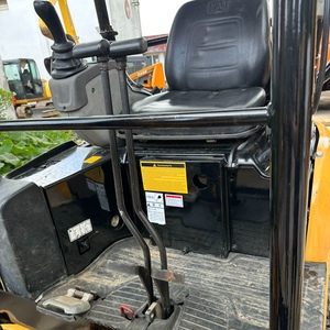 En stock : Excavatrice hydraulique compacte légère CAT301.7 d'occasion avec boîte de vitesses pour la démolition en allées étroites et la construction de caniveaux d'égout, en promotion - Product Image 1