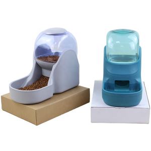 Neuankömmling Umwelt freundliche Auto Feeder Bowl für mittelgroße Katzen Hunde Liebenswerte Plastik flaschen mit großer Kapazität Schwerkraft - Product Image 1