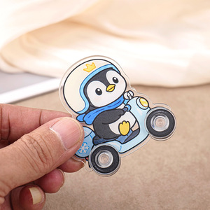 Vente en gros : Figurine de table en plastique durable, motif animal de dessin animé monté sur voiture électrique, petit cadeau pour la décoration intérieure - Product Image 3