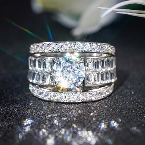 Anello geometrico a strati per donna, elegante gioiello da dito alla moda - Product Image 2