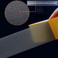Ruban adhésif double face pour matériaux flexibles, mousses, feutres, non-tissés, tissus, ruban adhésif double face perforé