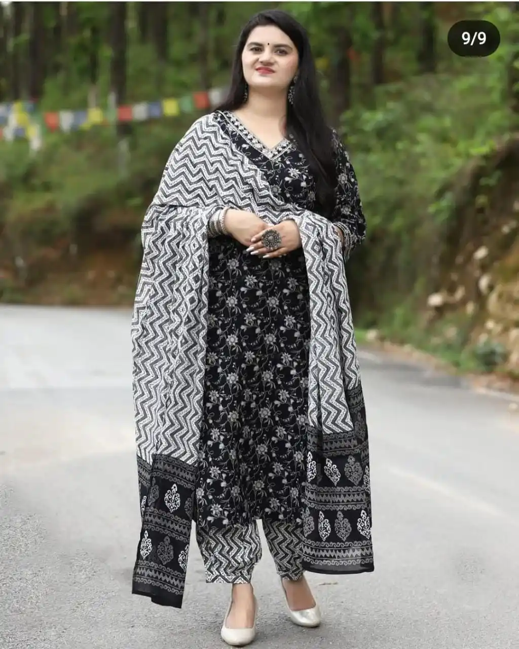 Kurta recto de cuello redondo con estampado de color blanco y negro para mujer, conjunto de pantalón y Dupatta, producto a granel