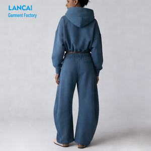 ผู้ผลิตชุดวอร์มแบบกำหนดเอง OEM ชุดกางเกงวอร์มทรงตรงขาบานแบบโอเวอร์ไซส์สุดหรูและเสื้อฮู้ดครอปสำหรับผู้หญิง - Product Image 3