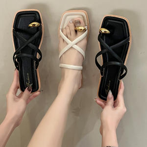 Pantuflas para Hombre y Mujer, Elegantes y Modernas para Uso en Exteriores, con Ajuste Versátil y Función Antideslizante - Product Image 4