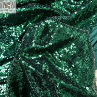 Tissu Nanyee, poids moyen, extensible dans les quatre sens, broderie superposée, paillettes miniatures vert forêt foncé de 3 mm, tricoté en spandex, pour garçons