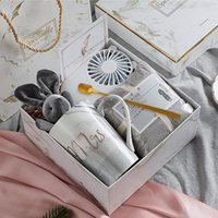 Bon prix fête des mères, ensembles cadeaux tasse serviette Souvenir nouveauté cadeaux ensembles pour femmes/