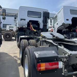 Camión Tractor Diésel Sinotruk HOWO 6x4 de Alta Eficiencia y Gran Resistencia con Suspensión Neumática, Usado, en Venta - Product Image 2