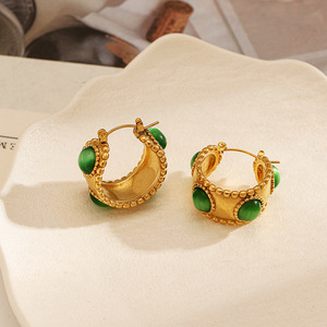 Pendientes de Aro Chapados en Oro con Piedra Verde Engastada, Joyería de Fiesta, Pendientes de Moda para Mujer, Diseño Geométrico en Forma de U - Product Image 4