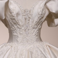 Robe de mariée de bal 3700, épaules dénudées, manches bouffantes, dentelle florale, corset perlé de cristaux, satin, grandes tailles, sur mesure, vente en gros