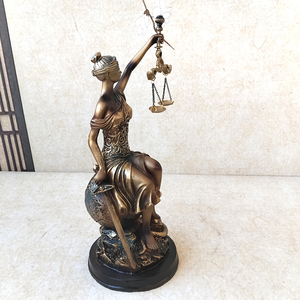 รูปปั้นเทพีธีมิสเรซิ่นสั่งทำพิเศษ รูปปั้นเทพีแห่งความยุติธรรม พร้อมตาชั่งและดาบ สำหรับตกแต่งสำนักงานทนายความ ห้องทำงาน หรือสำนักงานกฎหมาย - Product Image 4