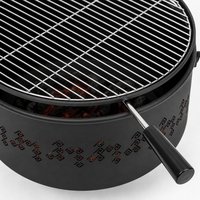 Barbecue au charbon de bois portable moderne 57 cm, cylindre en acier inoxydable pour extérieur, grille de cuisson, dispositif de sécurité anti-flamme, 2 tables latérales pliables