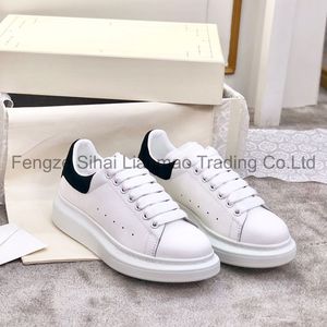 Zapatos de Diseño Personalizados con Logotipo, Nueva Tendencia 2026, Zapatos Ligeros para Hombre, Estilo Deportivo para Caminar - Product Image 2