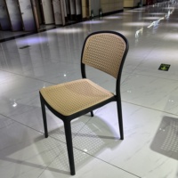 Chaise empilable en plastique imitation rotin pour restaurant, hôtel, café, intérieur et extérieur
