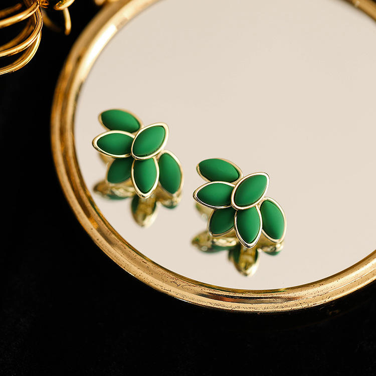 สีเขียว