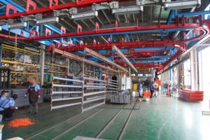 Système <span class=keywords><strong>de</strong></span> <span class=keywords><strong>peinture</strong></span> en poudre automatique avec prétraitement, <span class=keywords><strong>cabine</strong></span> <span class=keywords><strong>de</strong></span> pulvérisation monocyclone, alimentation et convoyeur gratuit - Product Image 2