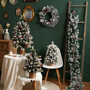 Árbol de Navidad Compacto de Pino Noble de 60cm/90cm con Luces LED, Piñas y Bayas Rojas para Hogar, Hotel y Compras - Venta al por Mayor de Fábrica - Product Image 5