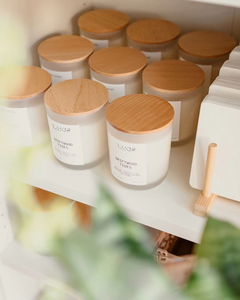 Vela Aromática Artesanal de Cera de Soya Orgánica Personalizada LANJO con Tapa de Madera y Frasco de Vidrio, Aroma Duradero, para el Día del Padre - Product Image 2