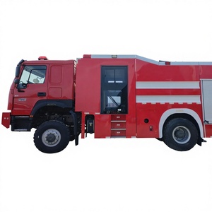 Le nouveau <span class=keywords><strong>camion</strong></span> <span class=keywords><strong>de</strong></span> pompiers à mousse Haowo à quatre roues motrices <span class=keywords><strong>de</strong></span> 5 tonnes, un véhicule doté <span class=keywords><strong>de</strong></span> fonctions <span class=keywords><strong>de</strong></span> sauvetage et <span class=keywords><strong>de</strong></span> réponse aux urgences incendie. - Product Image 1